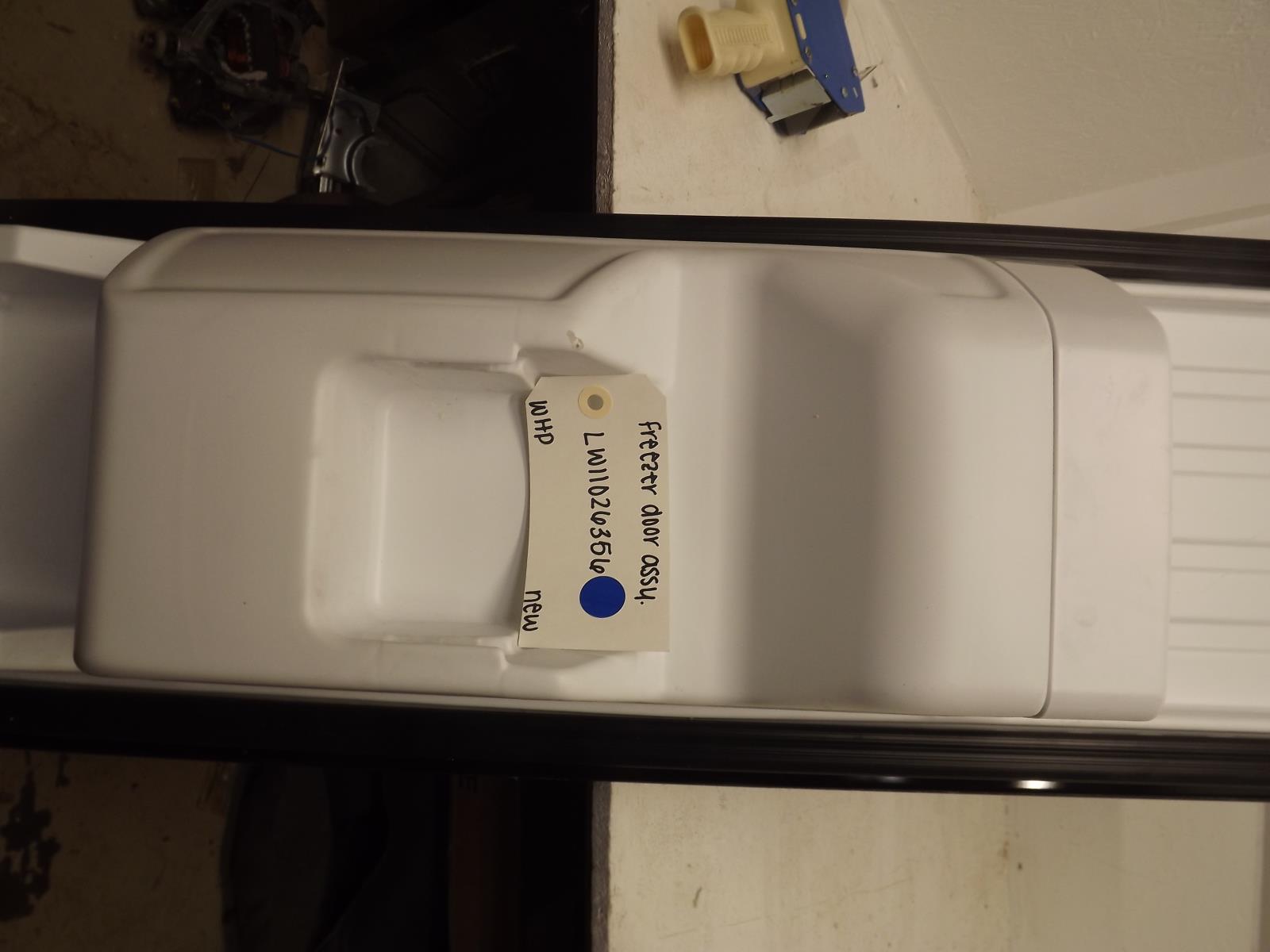 Whirlpool Refrigerator LW11026356 Freezer Door Assembly New *SEE NOTE* Whirlpool Refrigerator LW11026356 Freezer Door Assembly New *SEE NOTE*